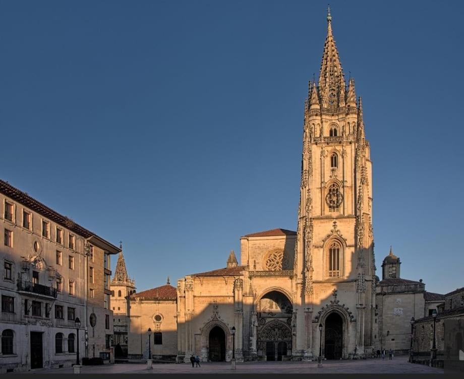 Alojamiento Oviedo 2 Con Parking 外观 照片